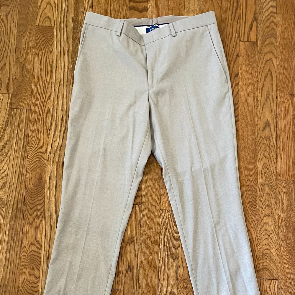 {APT. 9} Men's Light Grey Slacks Dress Pants Size 32/32